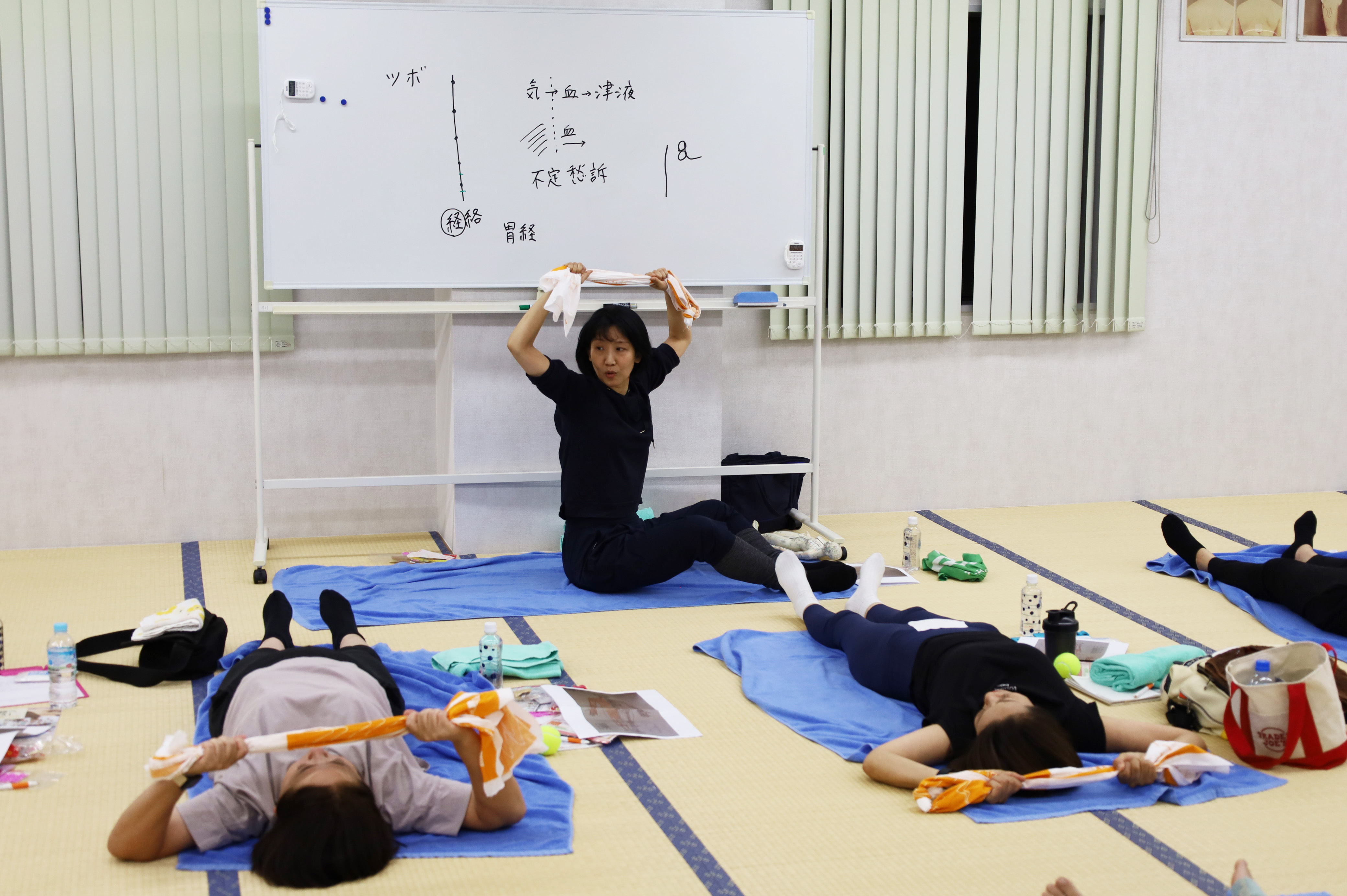 19時 【公開講座】卒業生に学ぶ~ストレッチ×東洋医学~